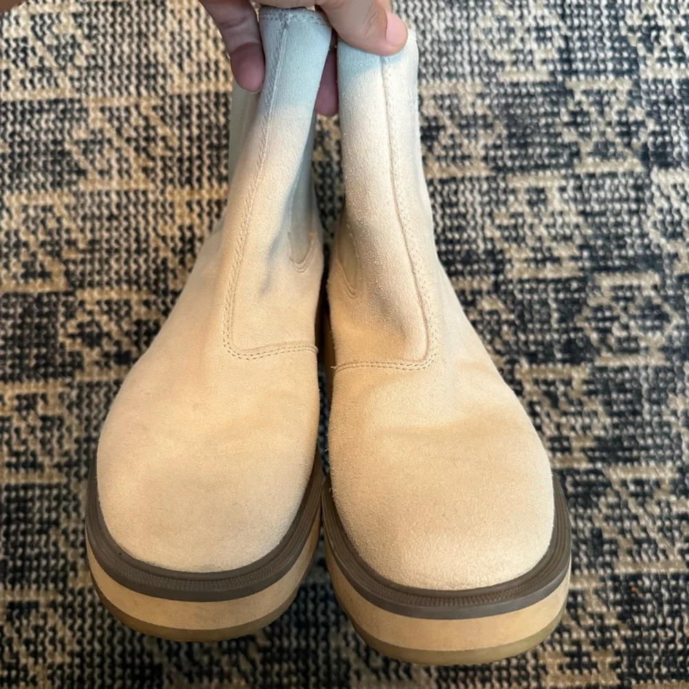 Sorel Cream Hi-Line Heel Chelsea Boot size 9